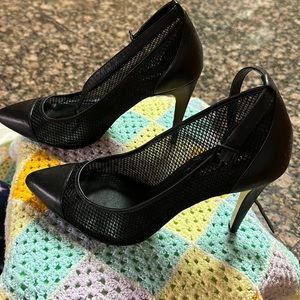 Women BCBG Eneration 5 inches pointy heel